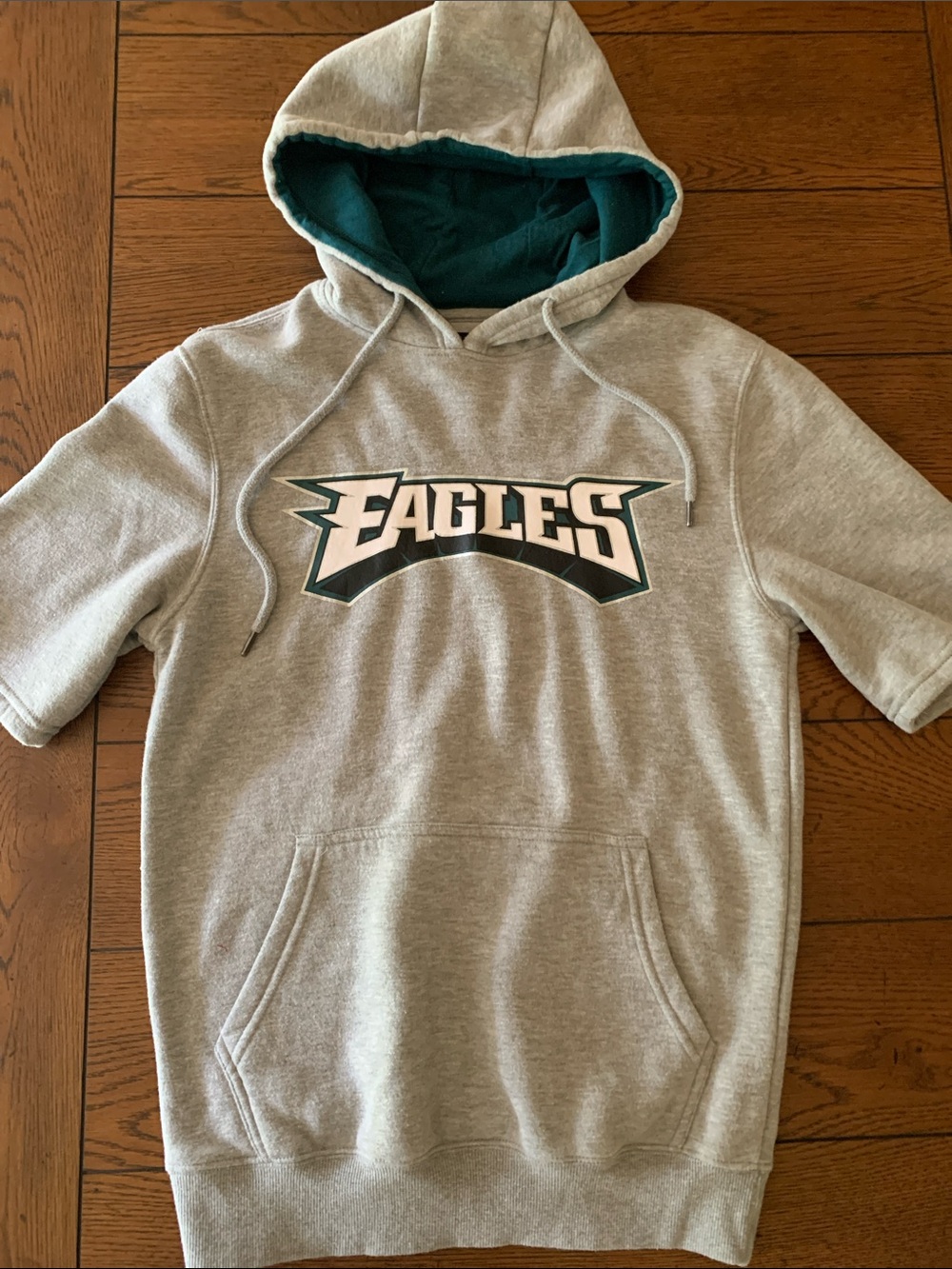 NFL Eagles Short Sleeve Hooded Sweatshirt in Heather Gray XS Men’s NWOT